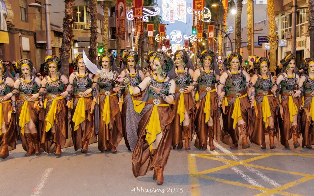 Traje de Moros y Cristianos elegido según el papel en la fiesta