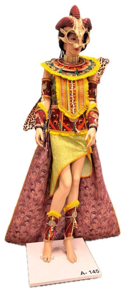 Traje A-145 africano para mujer en alquiler, vista frontal